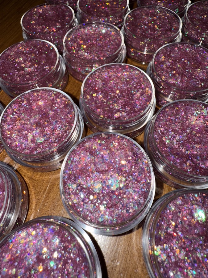 Après Sparkles glitter in action