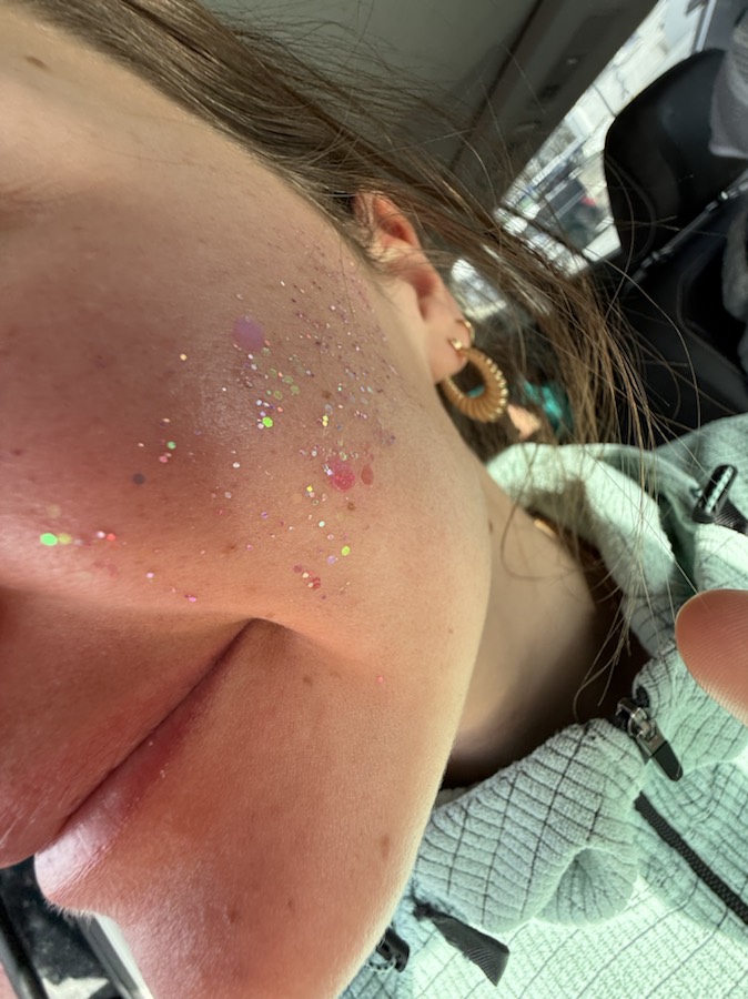 Après Sparkles glitter in action